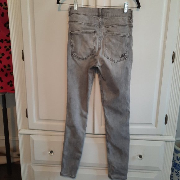 Express Performance Stretch High Rise Jegging in light gray - Picture 6 of 9